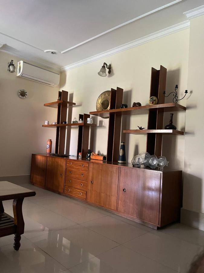 גווהטי The Choudhury Manor Homestay מראה חיצוני תמונה