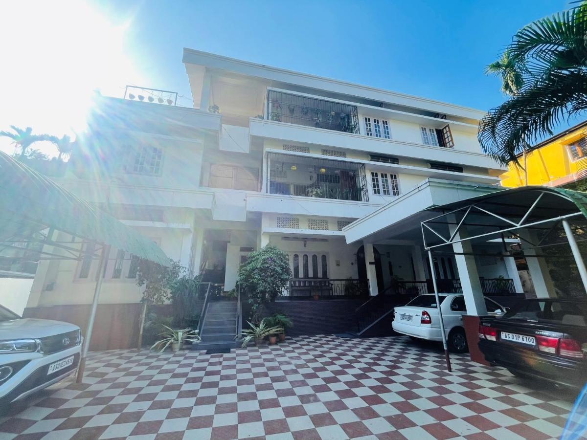 גווהטי The Choudhury Manor Homestay מראה חיצוני תמונה