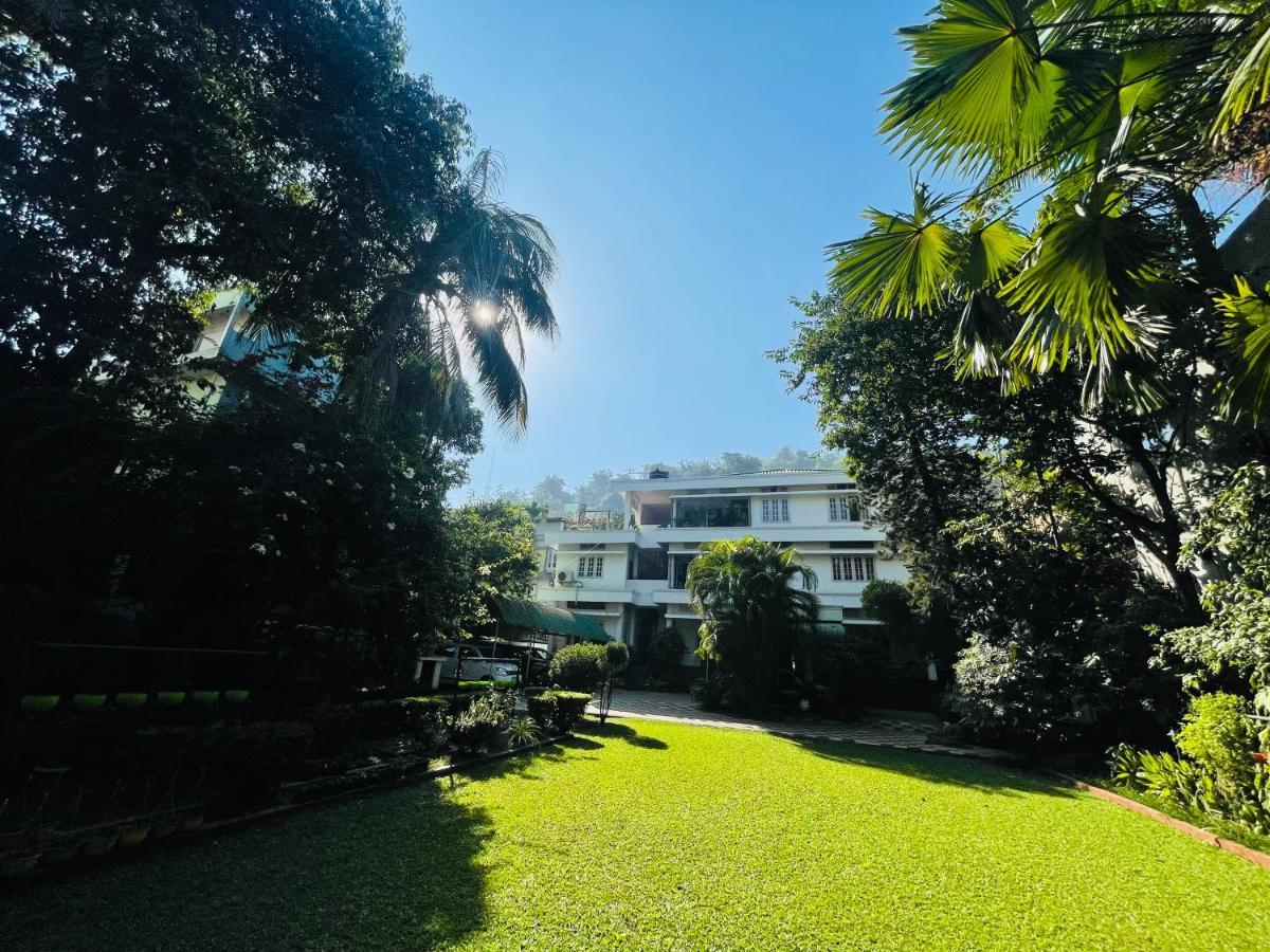 גווהטי The Choudhury Manor Homestay מראה חיצוני תמונה