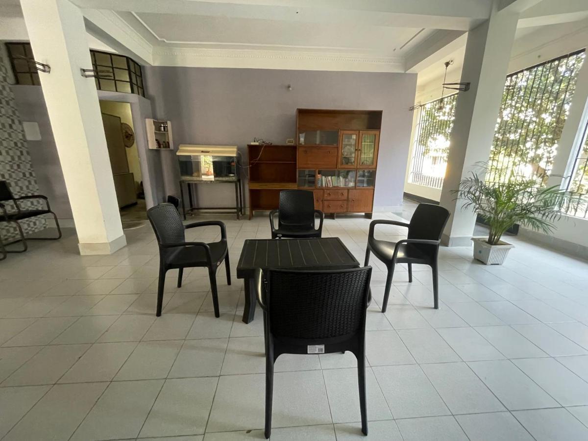גווהטי The Choudhury Manor Homestay מראה חיצוני תמונה